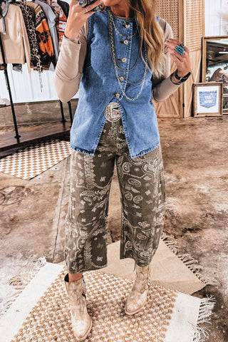 Front-Slit Buttoned Denim Vest – Vintage Light Wash