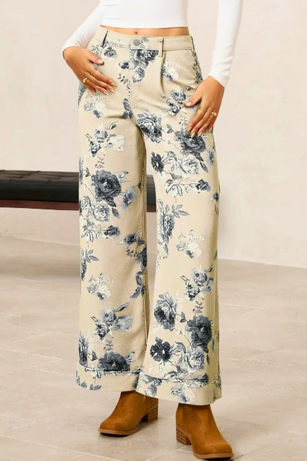 Retro Floral Cuffed Wide-Leg Jeans – Vintage Beige