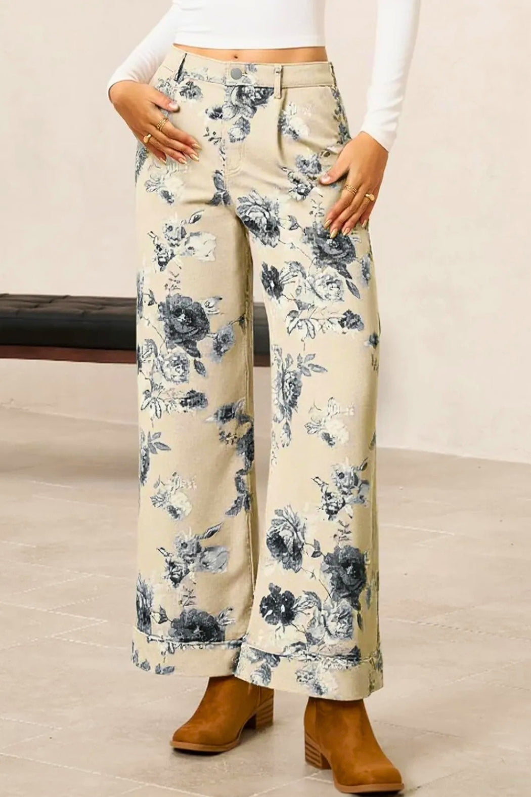 Retro Floral Cuffed Wide-Leg Jeans – Vintage Beige
