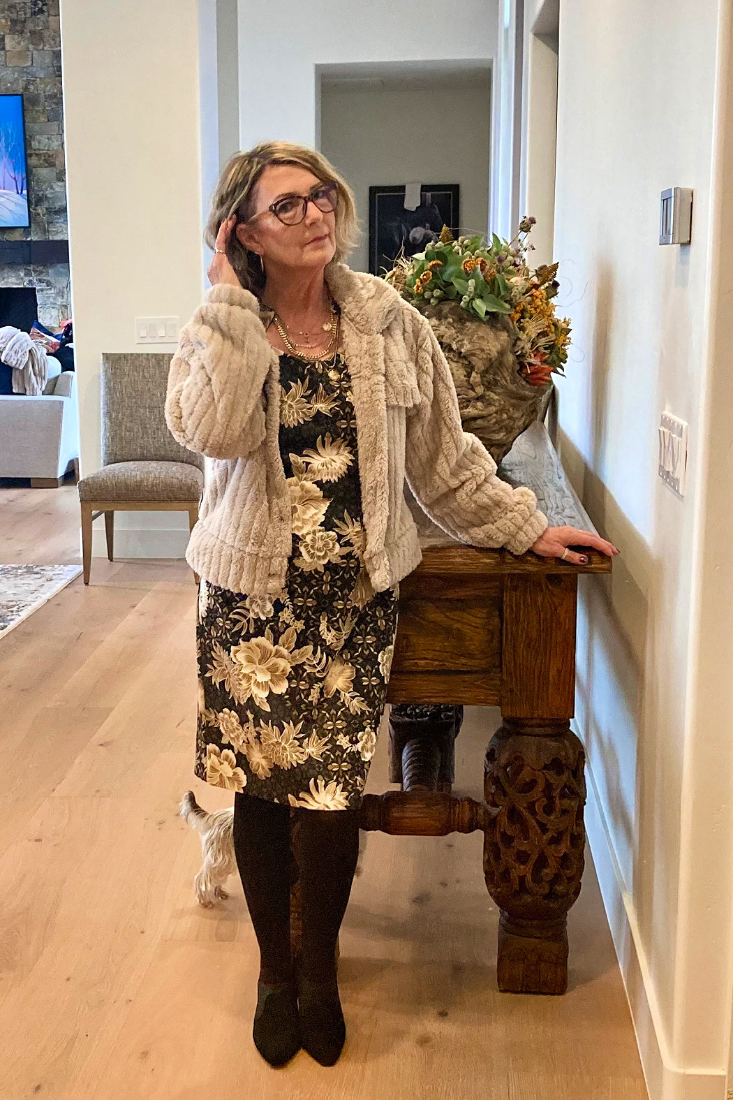 Plush Teddy Cropped Jacket – Chic Neutral Faux Fur Layer