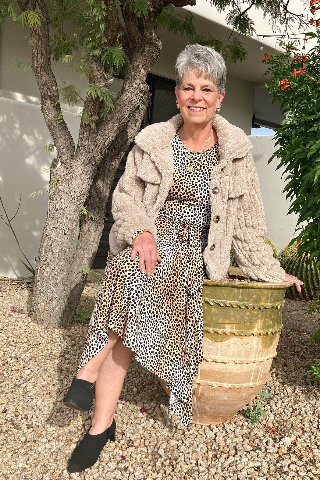 Plush Teddy Cropped Jacket – Chic Neutral Faux Fur Layer